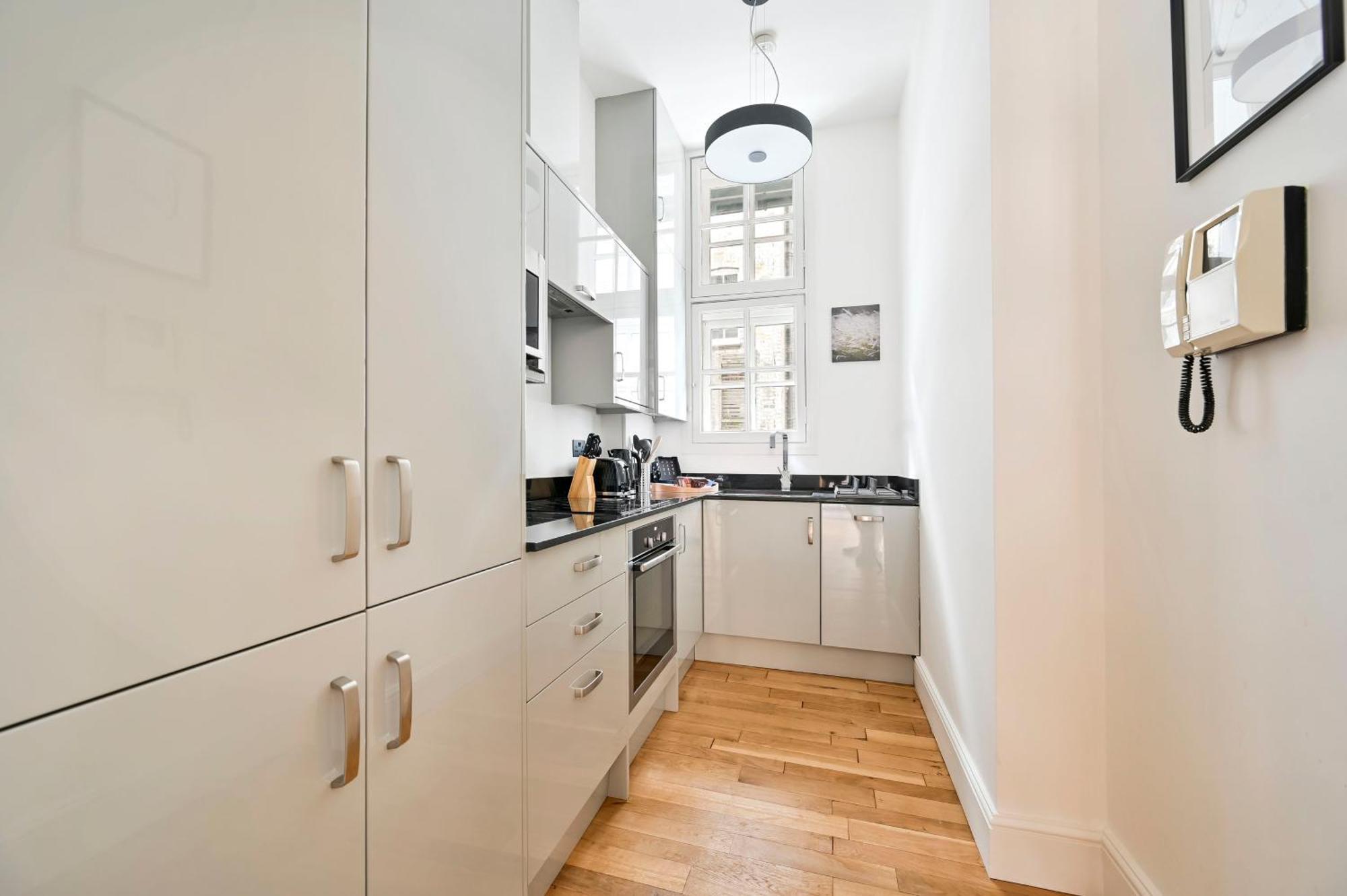 Magnificent 2 Bed Fitzrovia Appartamento *